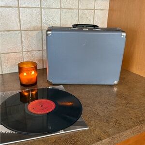 iLive Bluetooth Suitcase Record Player Gray
